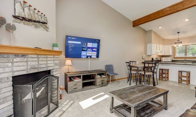 Lake Delton Condo | Grace-Jo @ Tamarack Highland 5