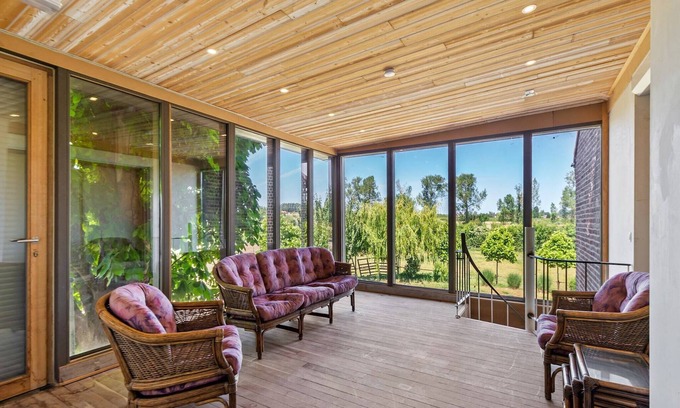 Geetbets House | Graceful Holiday Home in Geetbets with Patio
