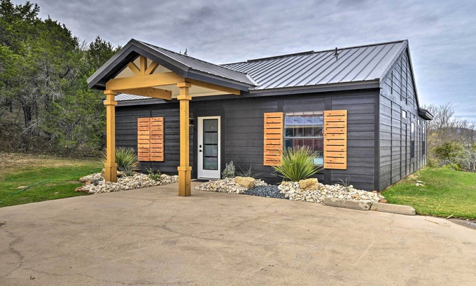 Graford Cabin | Graford Cabin w/Rooftop Deck & Lake Views!
