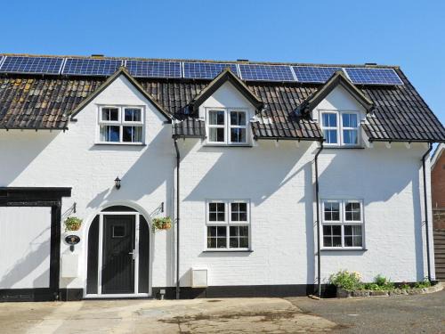 Hopton on Sea House | Granary Cottage