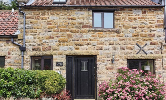 Scarborough Cottage | GRANARY COTTAGE, pet friendly, with a garden in Staintondale