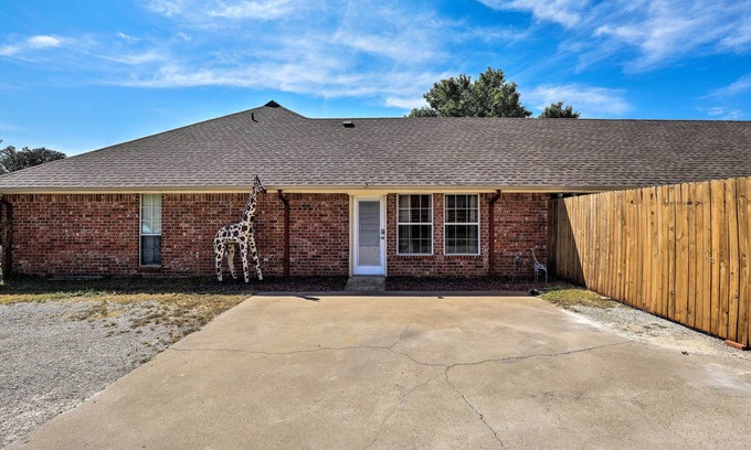 Granbury Apartment | Granbury Studio - 10 Mins From Town + The Lake!
