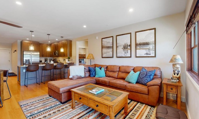 Grand Lake Apartment | Grand Central