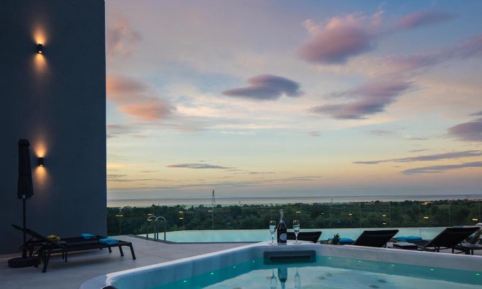 Mathes Villa | Grand Luxe Villa