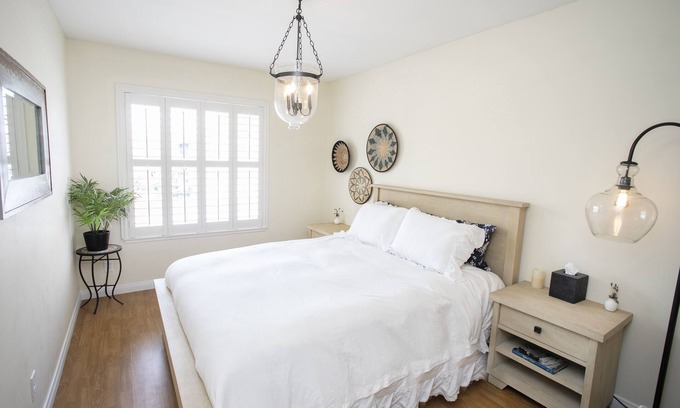 Bonita House | Grand Piano, Stocked Kitchen, Modern Decor