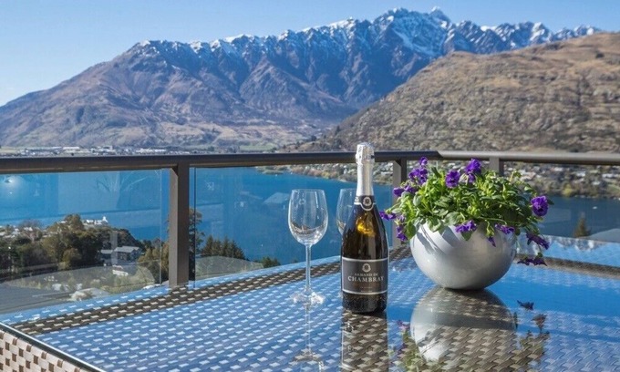 Queenstown Cottage | Grand View Queenstown - Queenstown Holiday Home