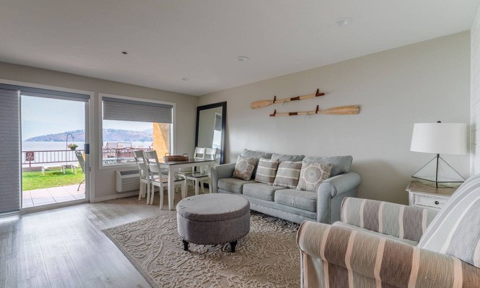 Chelan Condo | GrandView 105 - Luxury Waterfront Condo