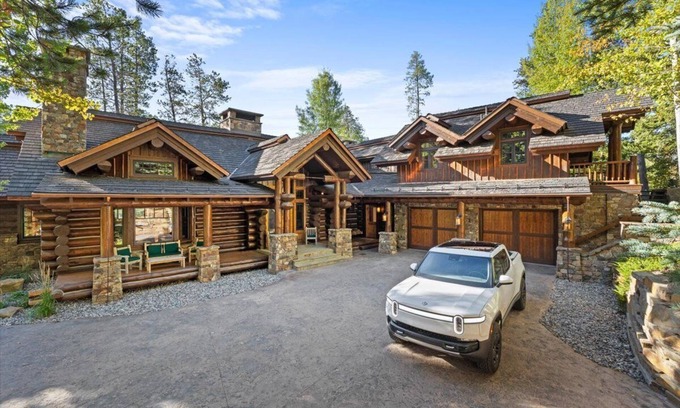 Teton Village House | Granite Ridge Luxury Vacation Paradise-Sleeps 14-Hot Tub #RusticChaletJH