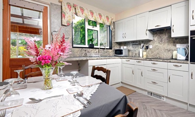 Newcastleton House | Granny’s Cottage