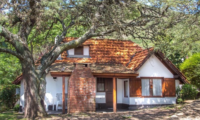 Villa General Belgrano Cabin | Graz Hauser Cabañas