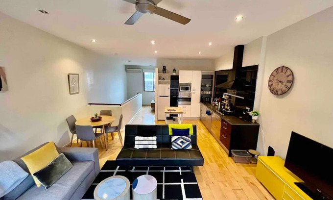 Ascot Vale House | Great 2 bedroom townhouse for short or long stays