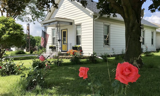 La Salle House | Great Homebase Bungalow - 10 Mins to Starved Rock!