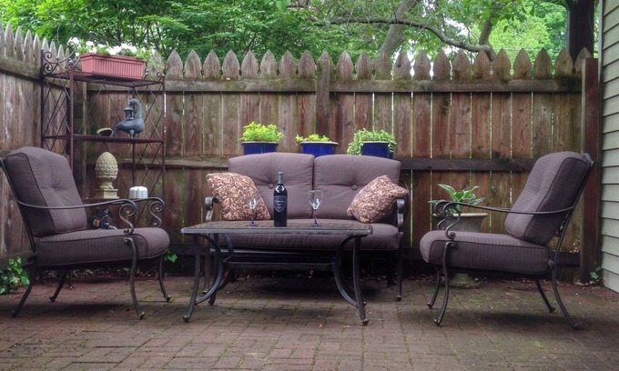 Douglas House | Great Location In Downtwn Douglas. Safe, sanitized and ready for your getaway.