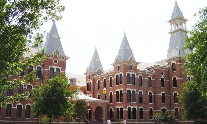 Austin Ave. Hotel | Great location in Knights Inn Franklin Ave Waco, Parking