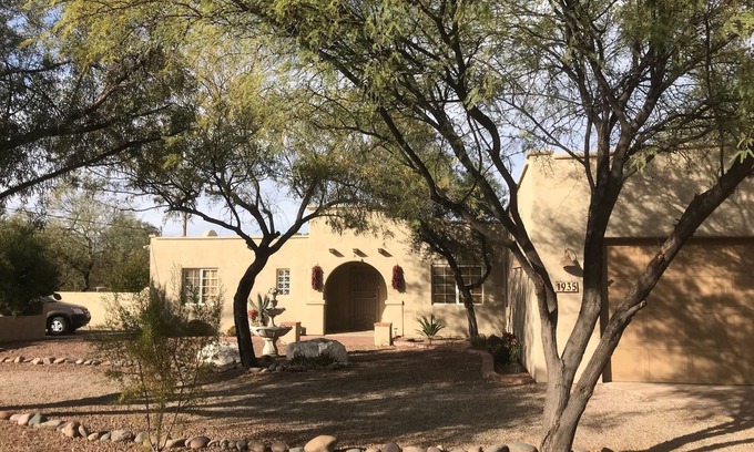 Richland Heights East House | Great Location - near Univ. of Arizona, Banner Hospital, restaurants and more