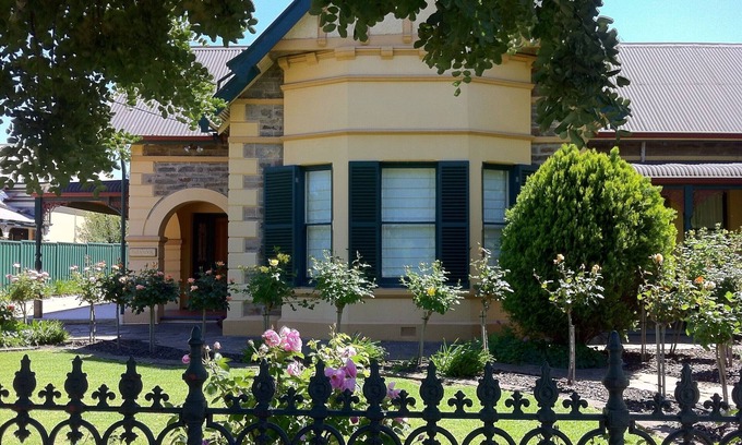 Tanunda House | Great location to local restaurants and cellar doors.