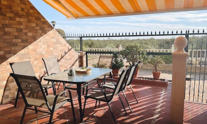 Isla Cristina Apartment | Great vacation home & sun terrace right by the sea