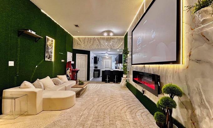 Gulfport Condo | GreekCinema,Fireplace,Arcade,Museum by Beach LUX