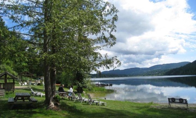 Fernwood Resort | Green Acres Lakeside Resort Salt Spring Island