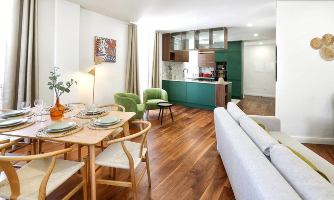 Se Apartment | Green Essence Duplex in Faro by Misha's Place