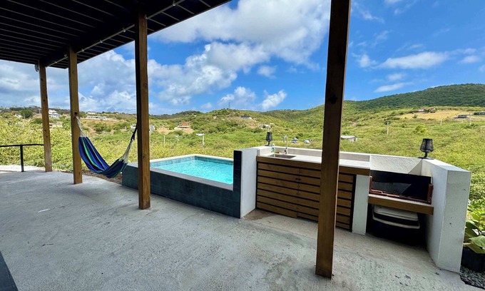 Culebra Apartment | Green Oasis & Pool - Culebra