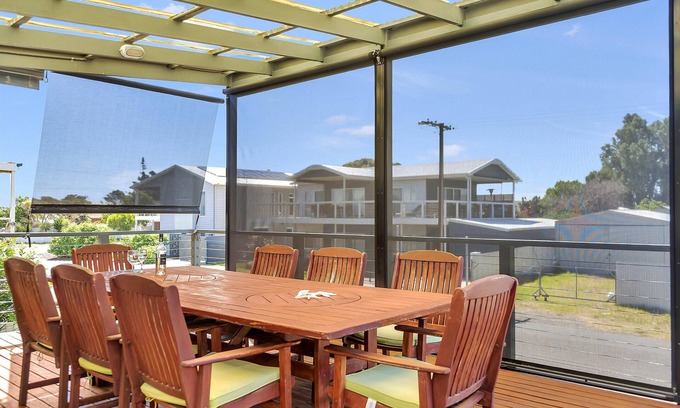 Aldinga Beach House | Green Reef Beach House ~ Aldinga Beach - Fantastic Entertainer with Large Balcony and Sea Views