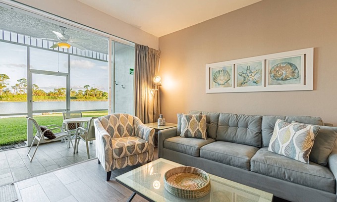 Naples Condo | Greenlinks/Lely: Updated Coastal Condo w/Office space-Lake/Golf Views-Resort Amenities