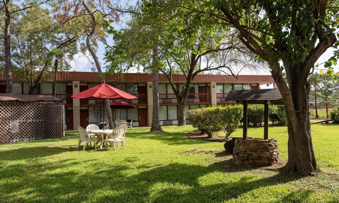 Channelview Hotel | GreenTree Hotel & Extended Stay I-10 FWY Houston, Channelview, Baytown