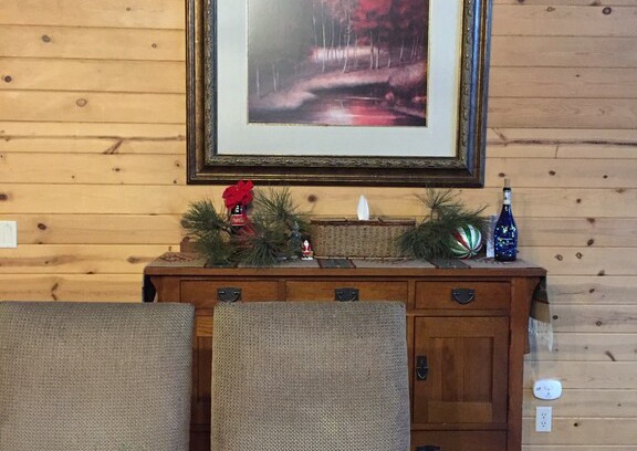 Greer Cabin | Greer Cowboy Lodge 169 Riverside Getaway