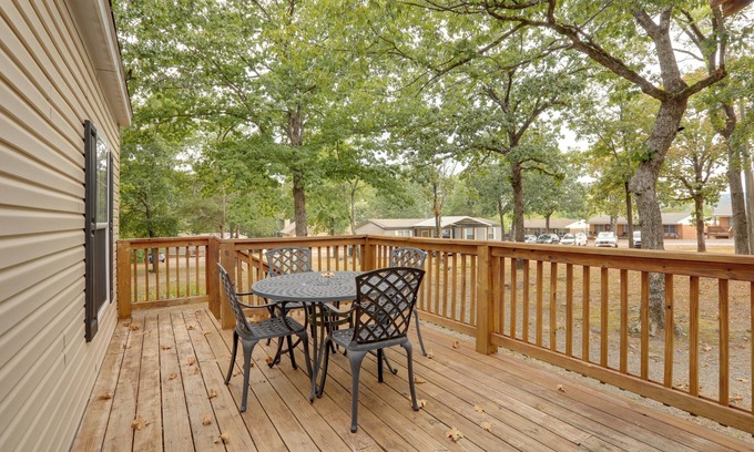 Greers Ferry Cottage | Greers Ferry Lake Access: Cabin w/Boat Slip!
