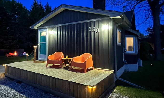 Port Stanley House | Grey Cottage in Port