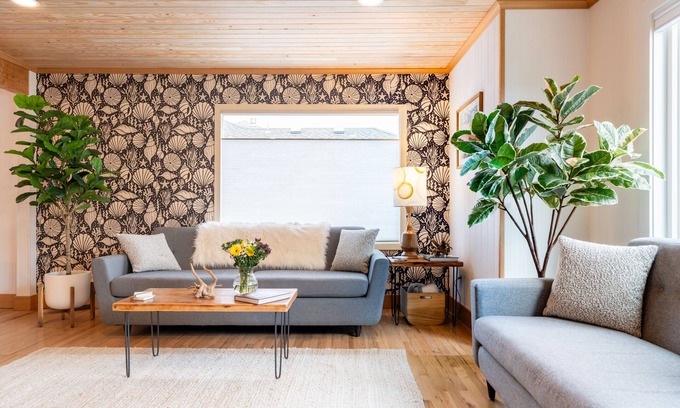 Seaside House | Grey Oak by AvantStay | Coastal Charm, Near Beach & Golf