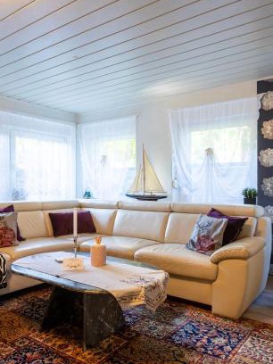 Bad Saarow Apartment | Große Helle Wohnung am Wald in Bad Saarow Nahe Grünheide und Berlin Souterrain