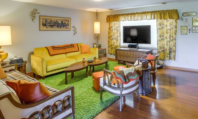 New Haven House | Groovy New Haven Home: 2 Mi to Art District!