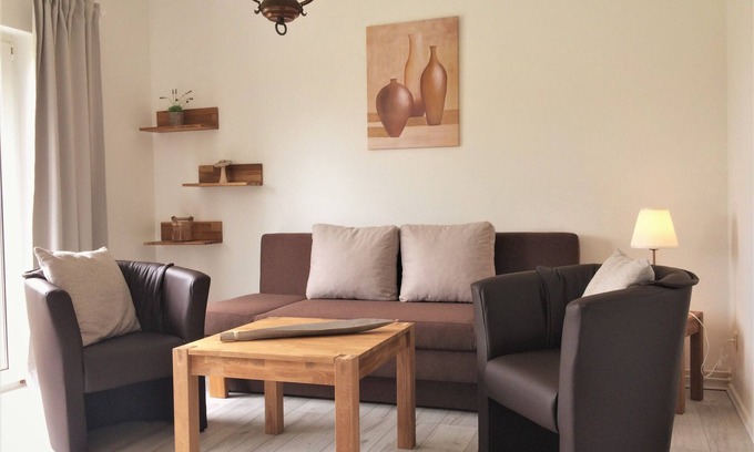 Westeraccumersiel House | Ground floor apartment with terrace and large bath