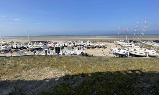 Merlimont-Plage Apartment | Ground floor apartment facing the sea with balcony and private parking