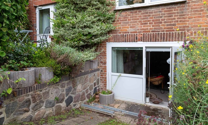 Guestrow Apartment | Ground floor apartment with separate entrance * - Ferienwohnungen Moritz