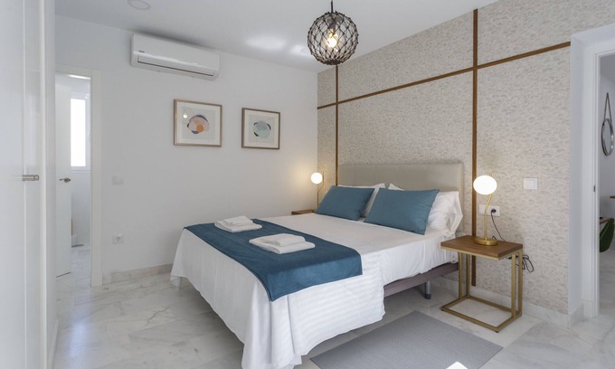 Old Town Apartment | Ground floor apartment with terrace - BRUJULA by Cadiz4Rentals