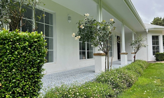 Robertson House | Grounds of Robertson. Stylish and Exclusive.