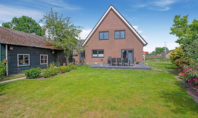 Lemele Villa | Group House in Lemele near Heuvelrug