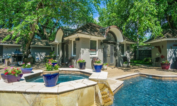 Norman House | GUEST HOUSE 1.5 miles to OU CAMPUS