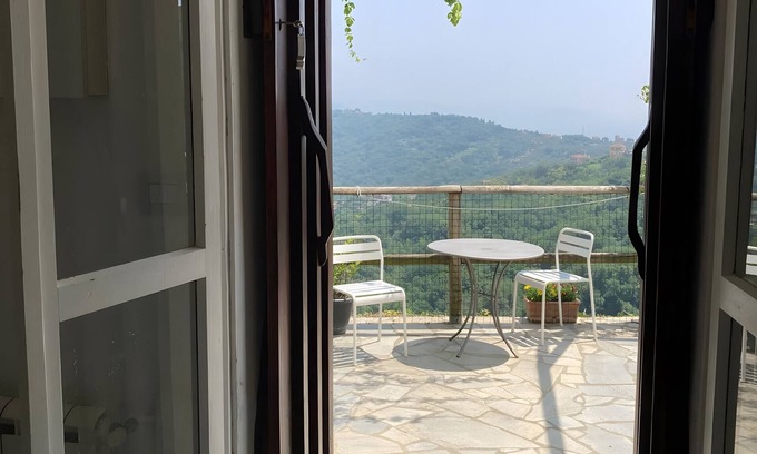 Ruta House | Guest House 'Fattorialmare Rossa' with Sea View, Shared Terrace and Wi-Fi