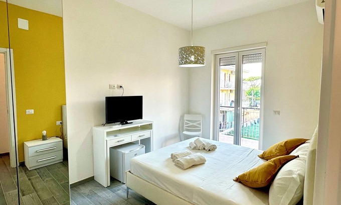 Portici House | Guest house with direct access to the beach