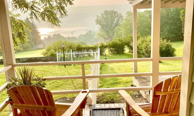 Watkins Glen Apartment | GUEST QUARTER BUNGALOW Lake View State Park Wineries in Village