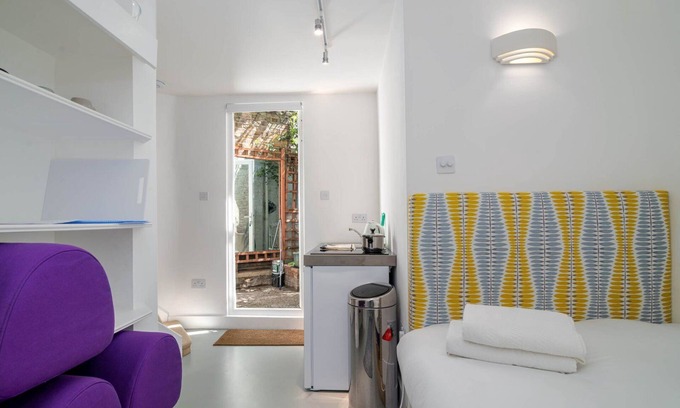 Sands End Apartment | GuestReady - Micro Garden flat in Fulham