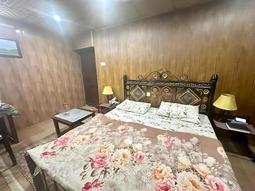 Azad Kashmir Cabin | Gultari Guest Rooms