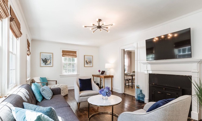 Greenville House | GVL Hidden Gem- Near Downtown; Business, Family, and Pet friendly; Quiet N’hood!