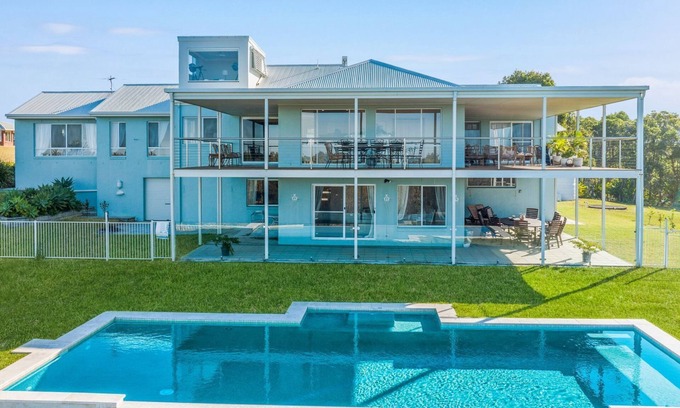 Woolgoolga House | Gwandalan Grounds - Stunning oceanfront property with a pool