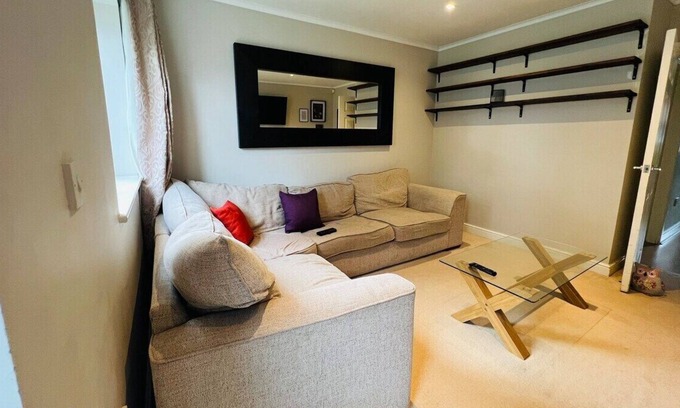 Levenshulme House | Gytes Lane, Manchester with FREE Parking and FREE Wi-Fi