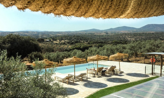 Valverde del Fresno Hotel | Hábitat Cigueña Negra